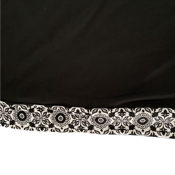 White House Black Market - cute and stylish black halter top - Picture 5 of 7